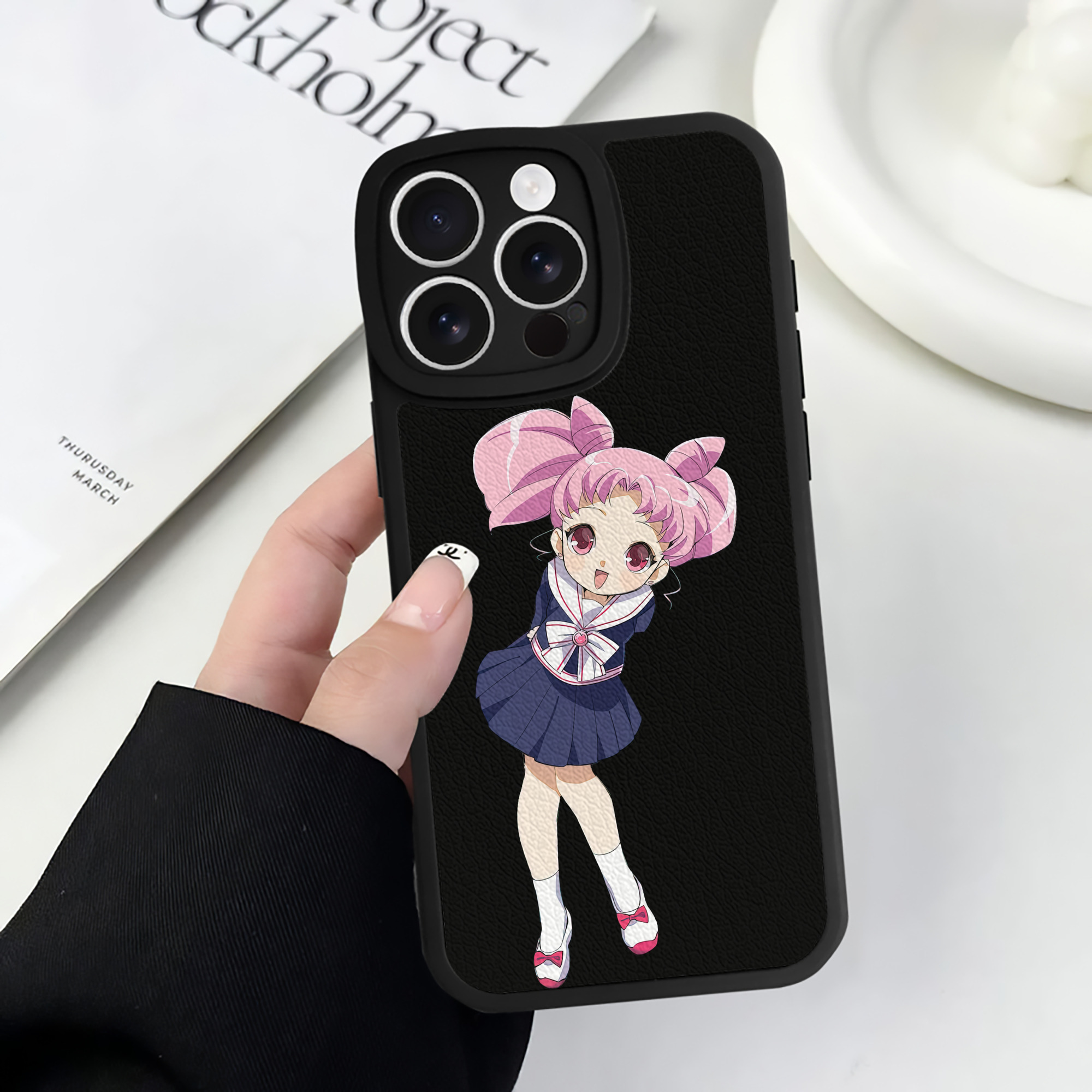 （画像用） 美少女戦士セーラームーン ちびうさ Sailor Moon Chibiusa Tsukino Usagi Small Lady Serenity 【iPhone 16シリーズ対応】シリコンスマホケース（レザー調） 材質：シリコン